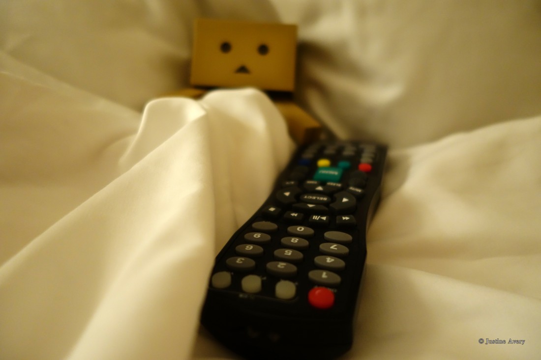 Danbo Settles in with a Scary Movie